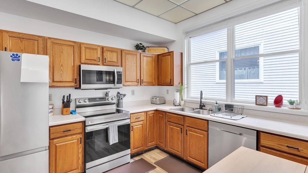 Geyser Crest House | Quaint Hideaway: Close To Spac & Ballston Spa 3 Bedroom Home by RedAwning