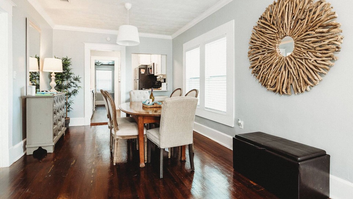 Historic Uptown House | Quaint Historic Upstairs Apartment in downtown St Pete!