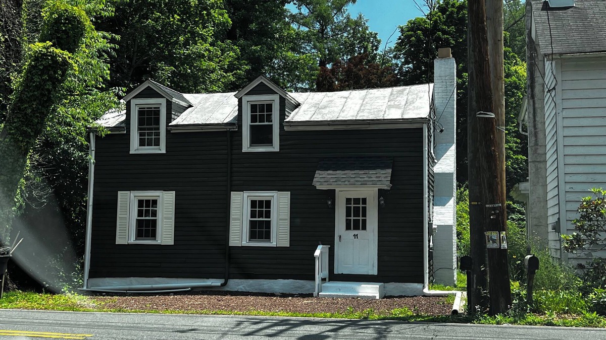 West Trenton House | Quaint Historic Colonial in West Trenton Ewing New Jersey