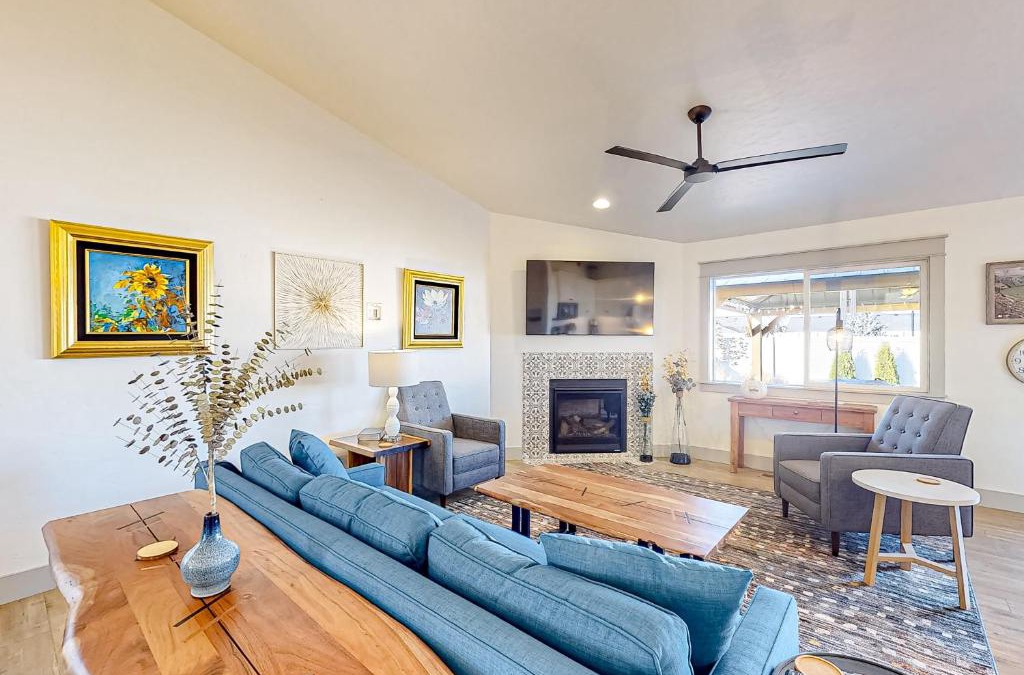 Meridian House | Quaint Hollow