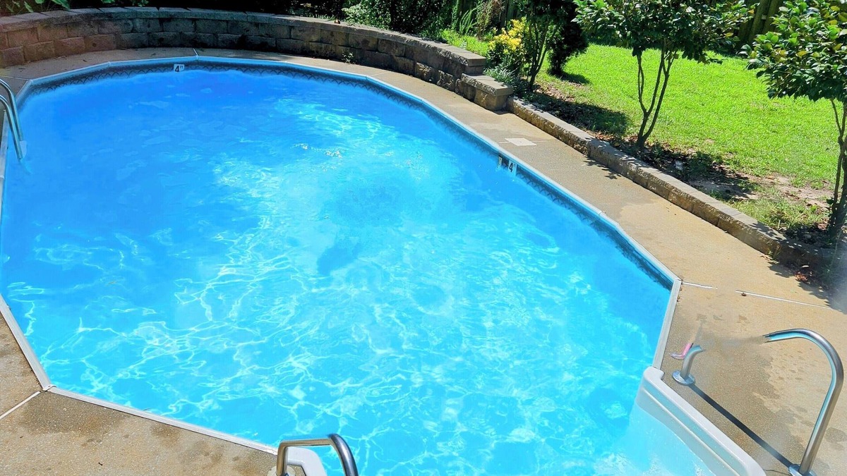 Columbia House | Quaint home w/Private Pool Near Lake Murray – Ideal for Families and Friends