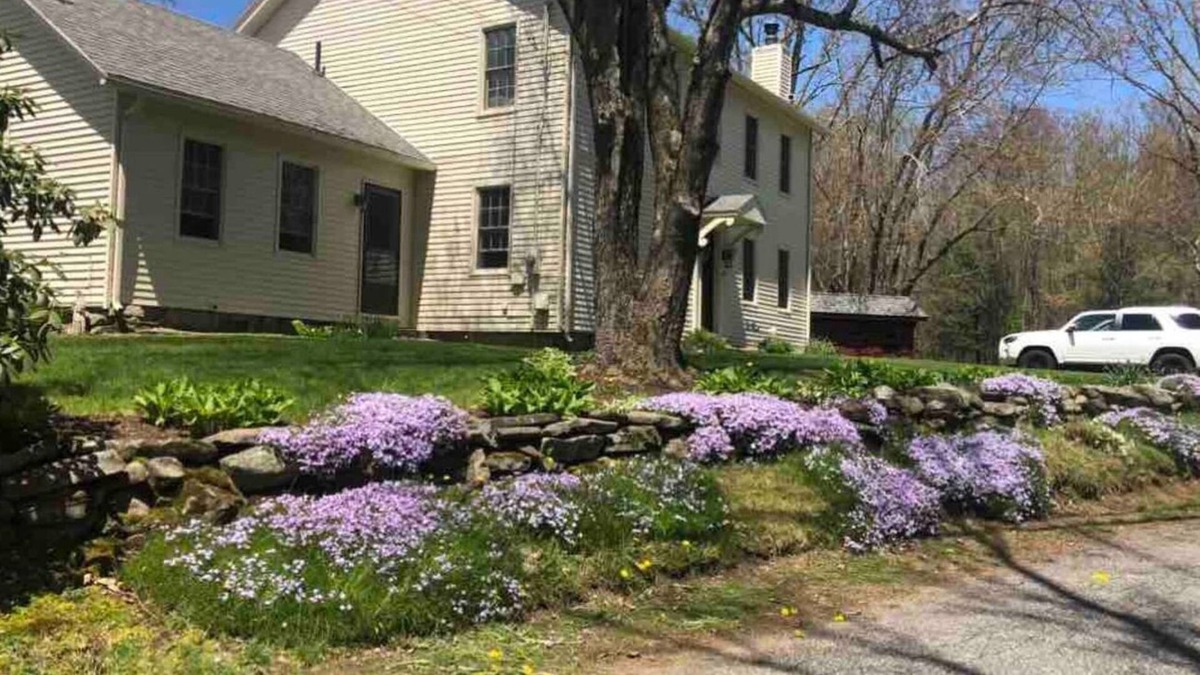 Brimfield Other | Quaint horse farm for a nice escape!