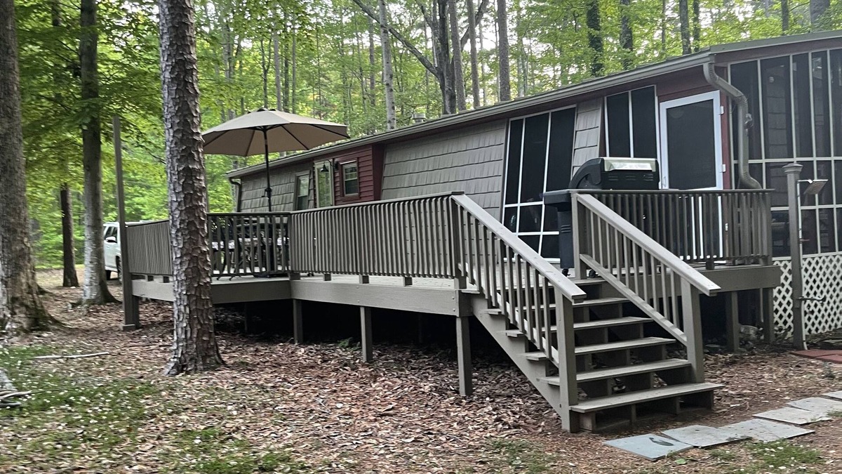 Henderson House | Quaint Kerr Lake Oasis with Private Dock!
