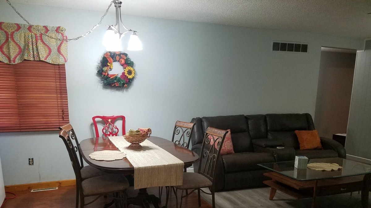 Koontz Lake House | Quaint lake house, minutes walk to beach and brew pub. Sleeps 8.