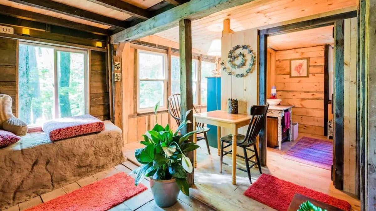 Middleburgh Cabin | Quaint Lakeside Nature Cabin