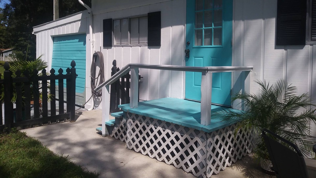 Astor Cottage | Quaint lil' place near St. John's River in Old Florida