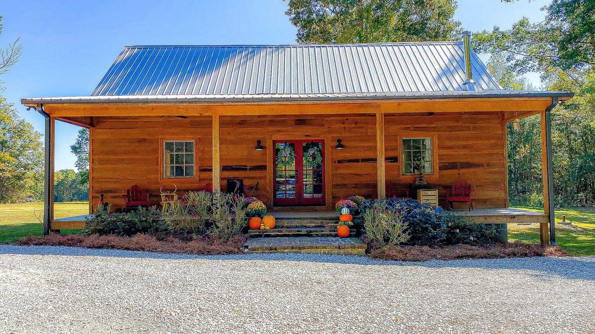 Etta Cabin | Quaint Little Cabin with a view.