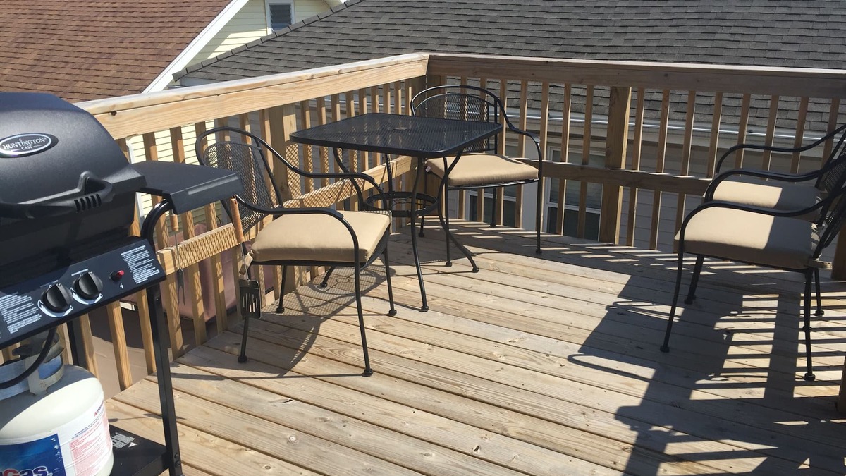 North End Condo | Quaint Little Cottage with Deck
