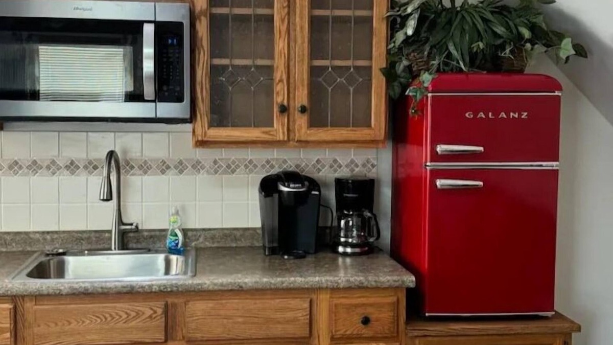 Newton Falls Apartment | Quaint little studio