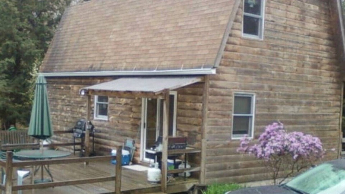 East Branch House | Quaint Log-Face Home to Escape Reality