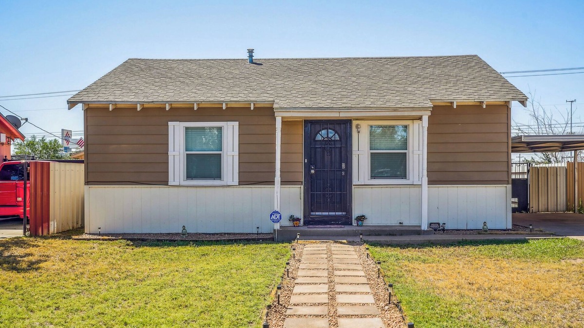 Midland House | Quaint Midland Home ~ 1 Mi to Downtown!