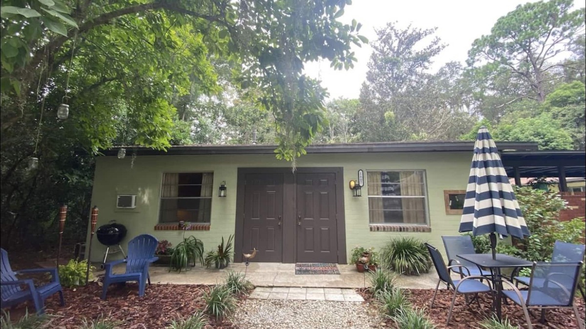 Gainesville Cottage | Quaint Mother in Law 1 mile from UF