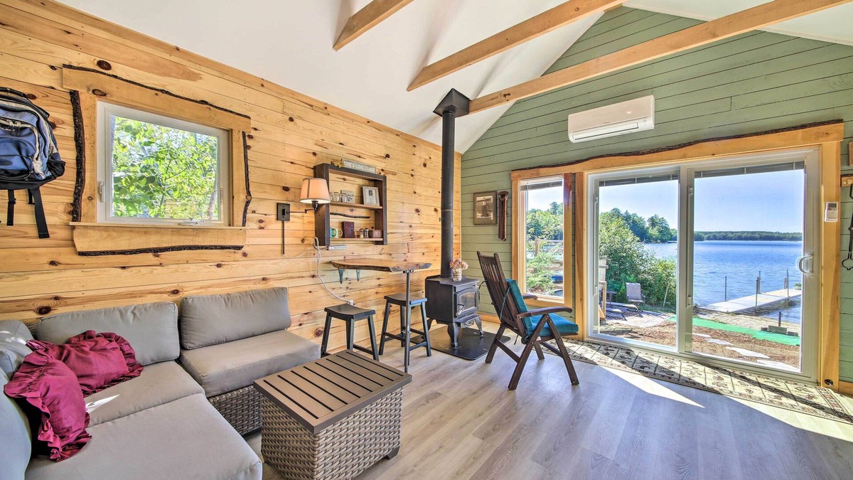 Oakland Cabin | Quaint Oakland Getaway on East Pond Lake!
