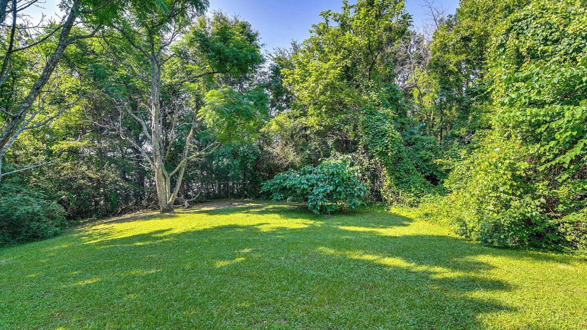 Oxford Cottage | Quaint Oxford Home ~ 2 Mi to Ole Miss & The Grove!