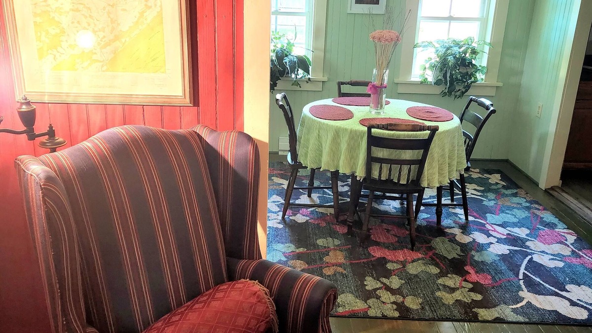Saylorsburg House | Quaint Poconos Bungalow Near Wineries and Hiking LONG TERM ONLY
