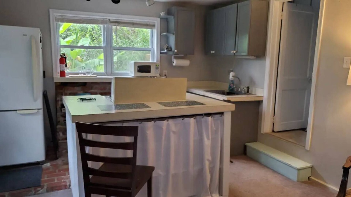 Locustville Cottage | Quaint Private Studio Cottage