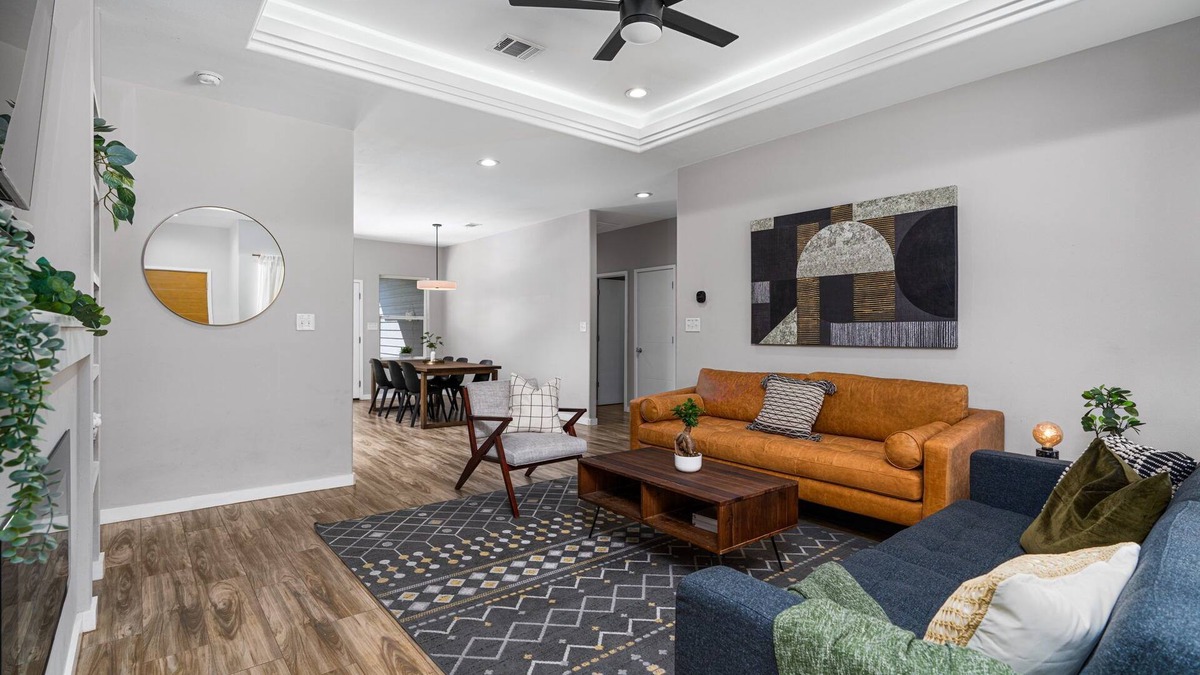 Bastrop House | Quaint ranch home with chic finishes & large patio/yard
