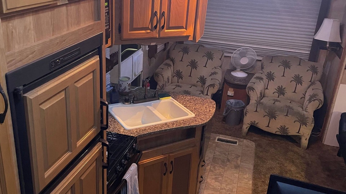 New Port Richey House | Quaint remote tiny home steps from Downtown New Port Richey!