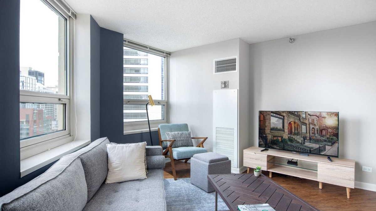 Rush and Division Apartment | Quaint River North 1BR w/Gym + W/D near Mag Mile by Blueground