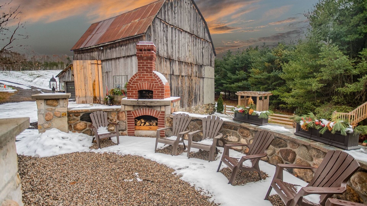 Cannifton House | Quaint Rural Property Nestled in historic Halloway Heights