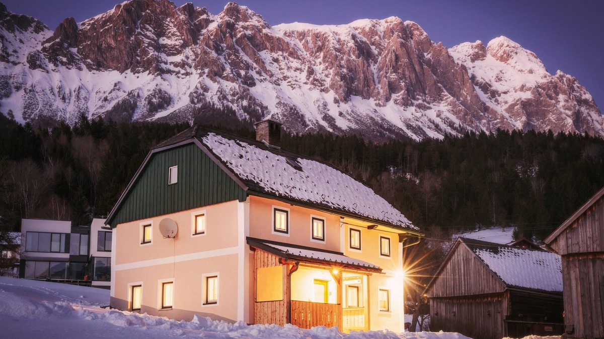 Sankt Martin am Grimming House | Quaint, rustic vacation home with hut flair on the sunny side of the Grimming