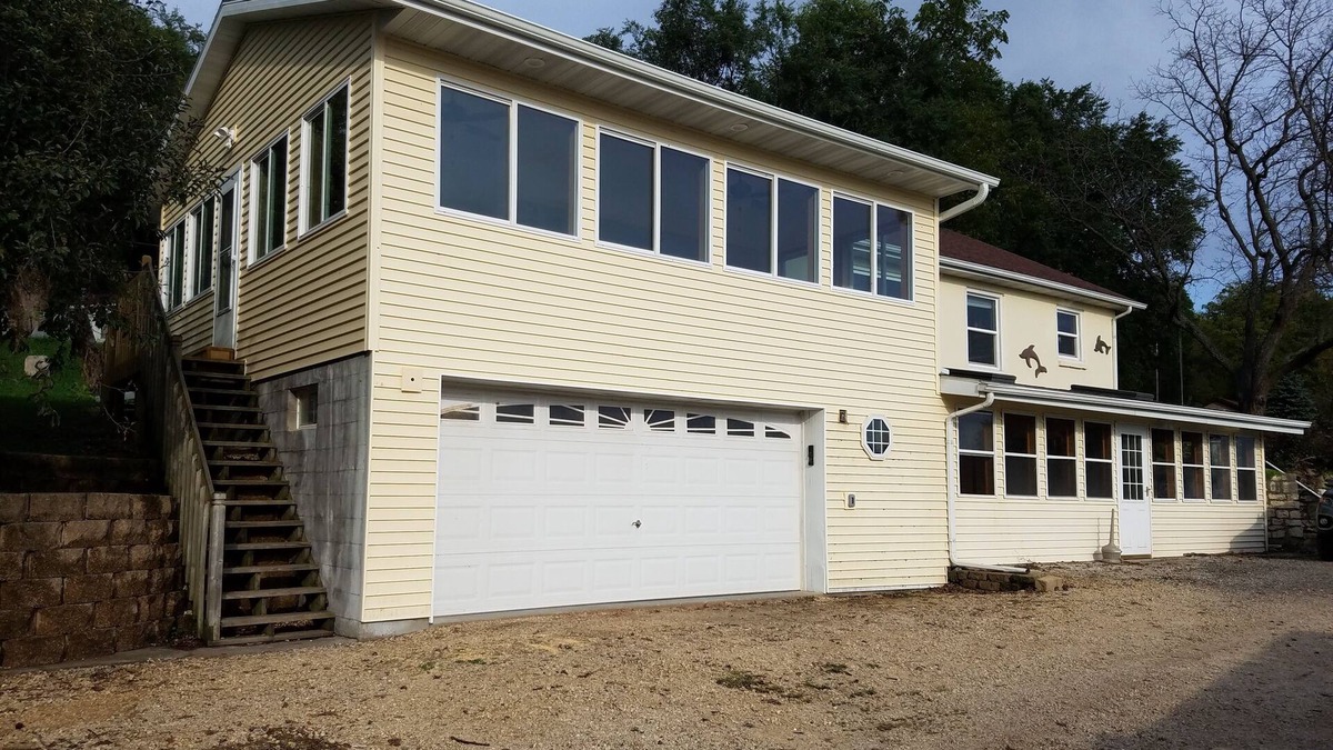 Ferryville House | Quaint Single Family home overlooking Pool 9