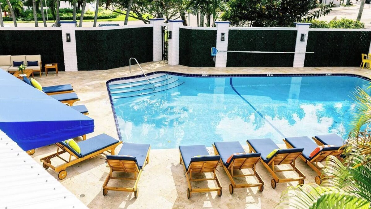 Lauderdale Harbours Apartment | Quaint Studio w/Kitchenette, Pool, & Parking
