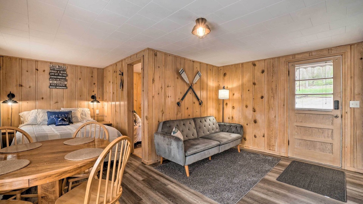 Kimberling City Cabin | Quaint Table Rock Lake Hideout w/Pool Access
