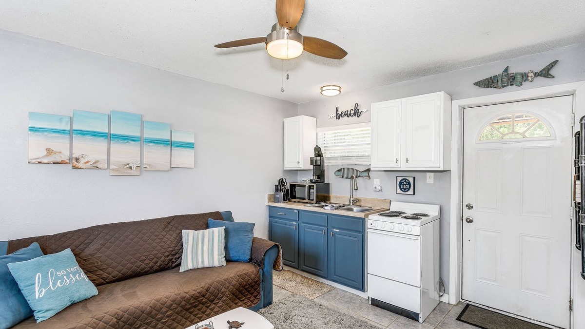 Ono Island Cottage | Quaint Tiny Home by the Bay - Boat Launch 1 Street Over