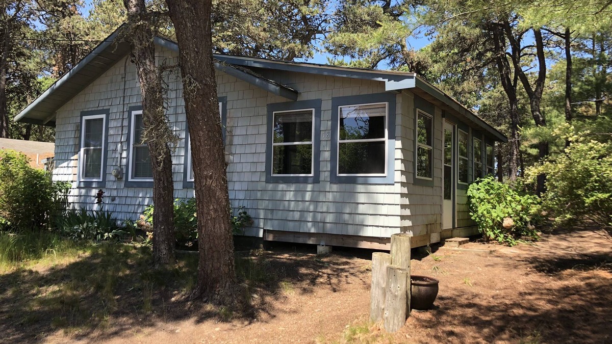 West Chatham Cottage | Quaint Two Bedroom Lakeside Cottage #18 with Screened-in Porch in Chatham