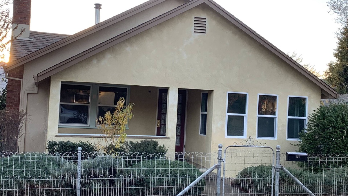 Murphys House | Quaint two bedroom residential home with wood stove