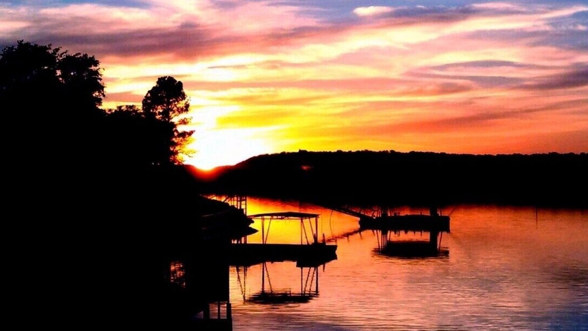 Graham House | Quaint Waterfront Home On Large Lot -Deep Water, Private Dock , GORGEOUS SUNSETS