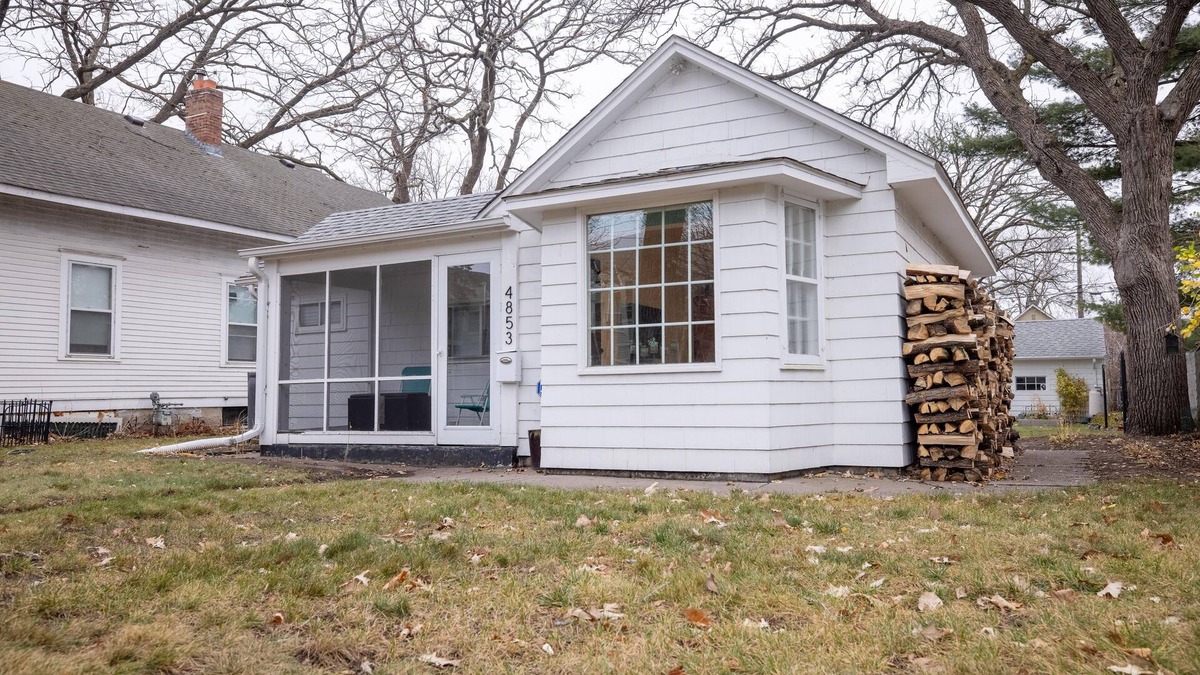 White Bear Lake Cottage | Quaint WBL Cottage - 2 Blocks from Historic Downtown