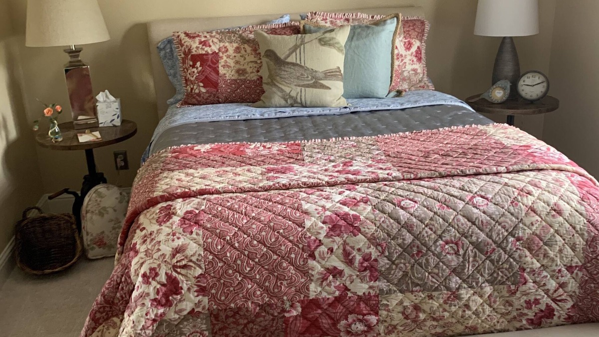 Redding Bed & Breakfast | Quaintly Queen Hideaway Close to Bethel & Mercy Hospital Private Room in House