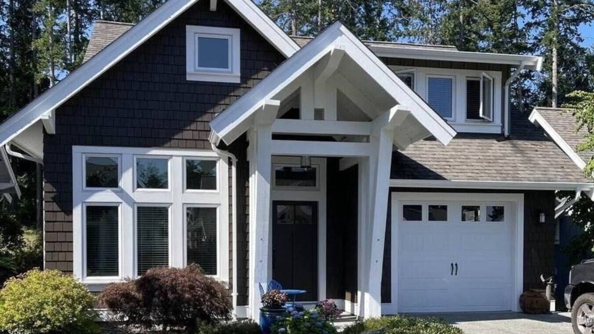 Regional District of Nanaimo House | Qualicum Landing Paradise - 3bd/2 bath