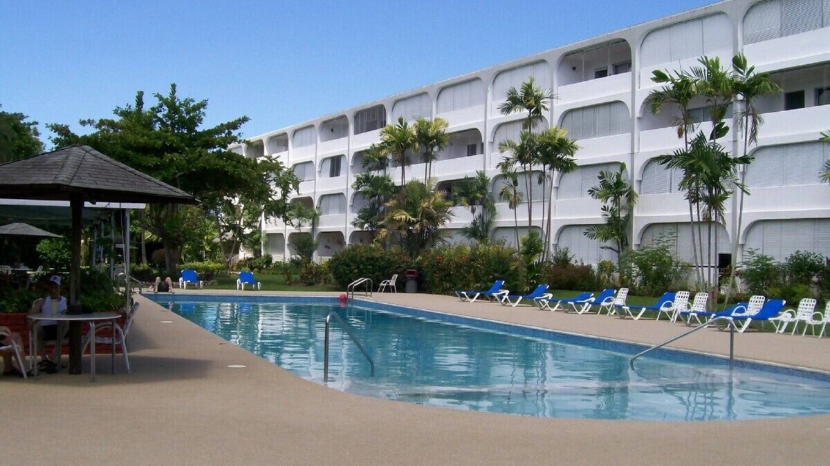 Sunset Crest Condo | Quality ground floor apartment, platinum west coast, Holetown, Barbados