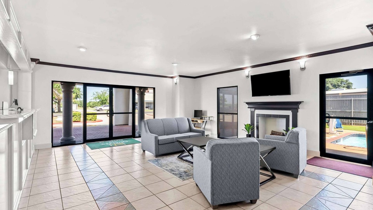 Bastrop Hotel | Quality Inn Bastrop