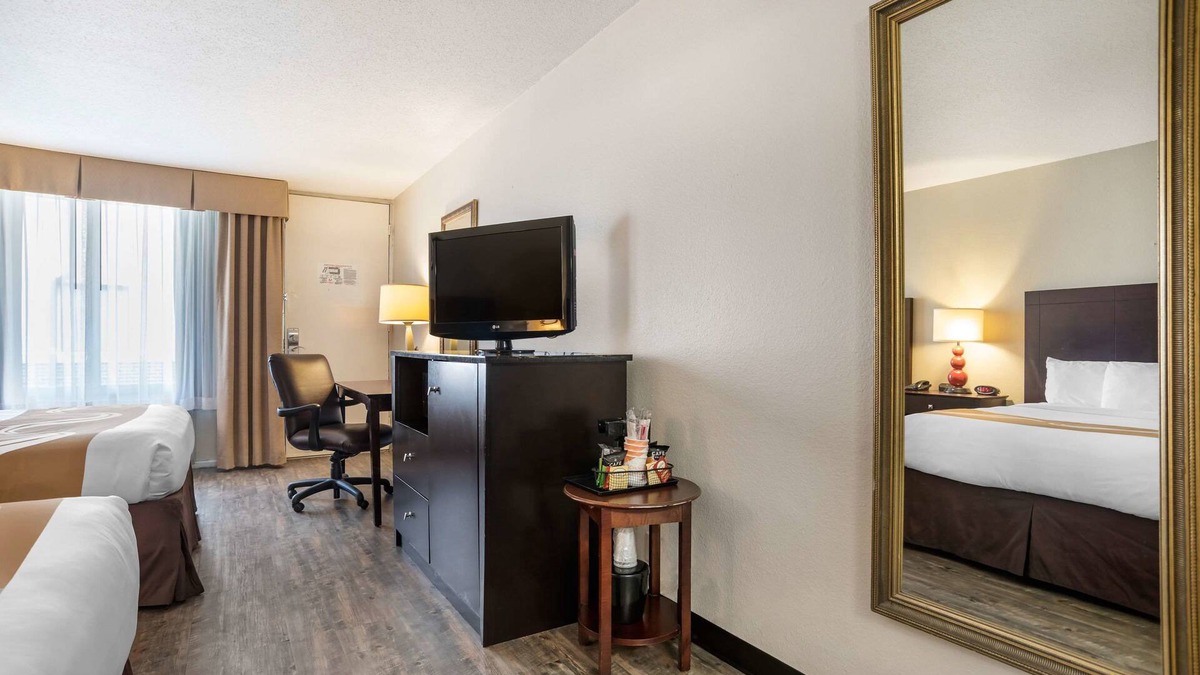 Broadmoor Hotel | Quality Inn Baton Rouge East I-12