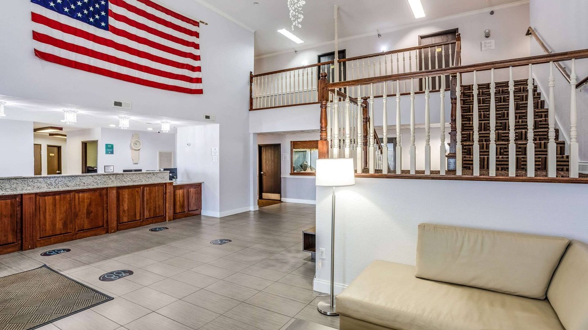 Calvert City Hotel | Quality Inn Calvert City - Paducah East