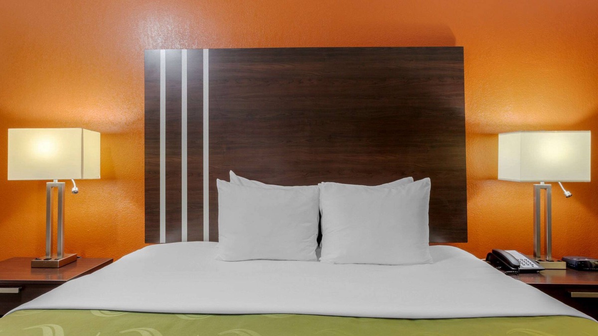 Summit Station Hotel | Quality Inn Columbus - East