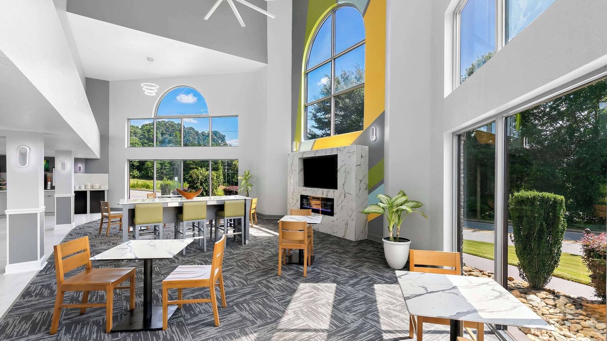 Commerce Hotel | Quality Inn Commerce at I-85