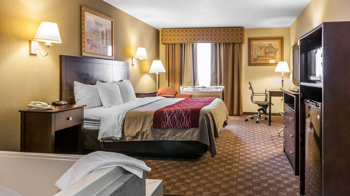 Defiance Hotel | Quality Inn Defiance