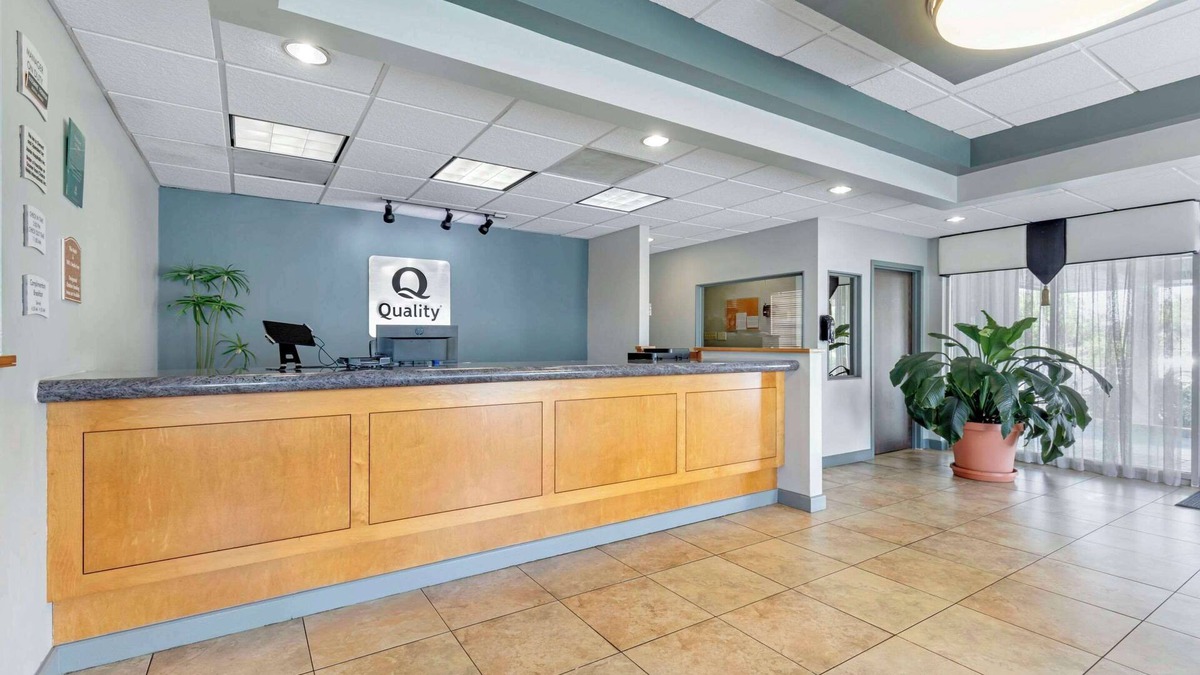 Stuart Hotel | Quality Inn Downtown Stuart