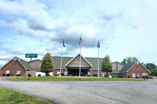 Newbern Hotel | Quality Inn Dublin I-81