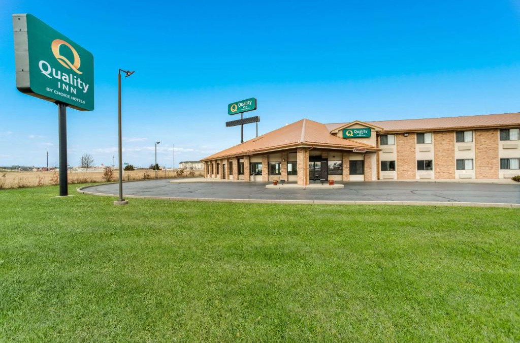Effingham Hotel | Quality Inn Effingham North