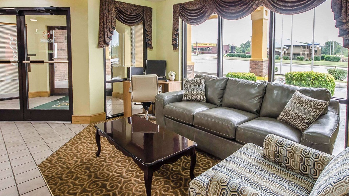 Franklin Hotel | Quality Inn Franklin South