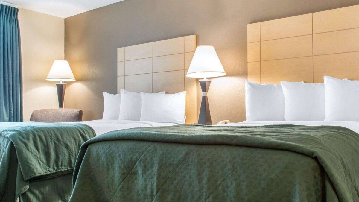 Geneseo Hotel | Quality Inn Geneseo