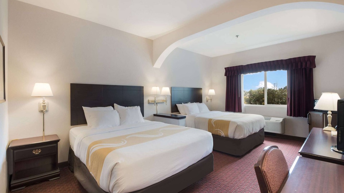 Guide Meridian Hotel | Quality Inn Grand Suites Bellingham