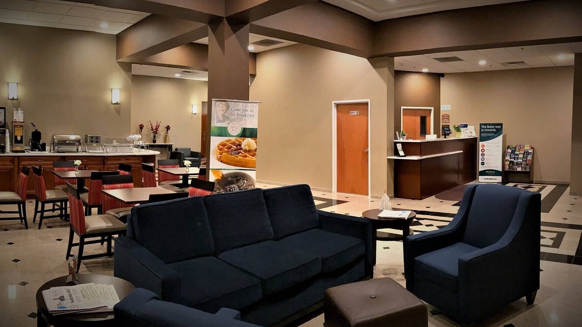 Schooleys Mountain Hotel | Quality Inn Hackettstown - Long Valley
