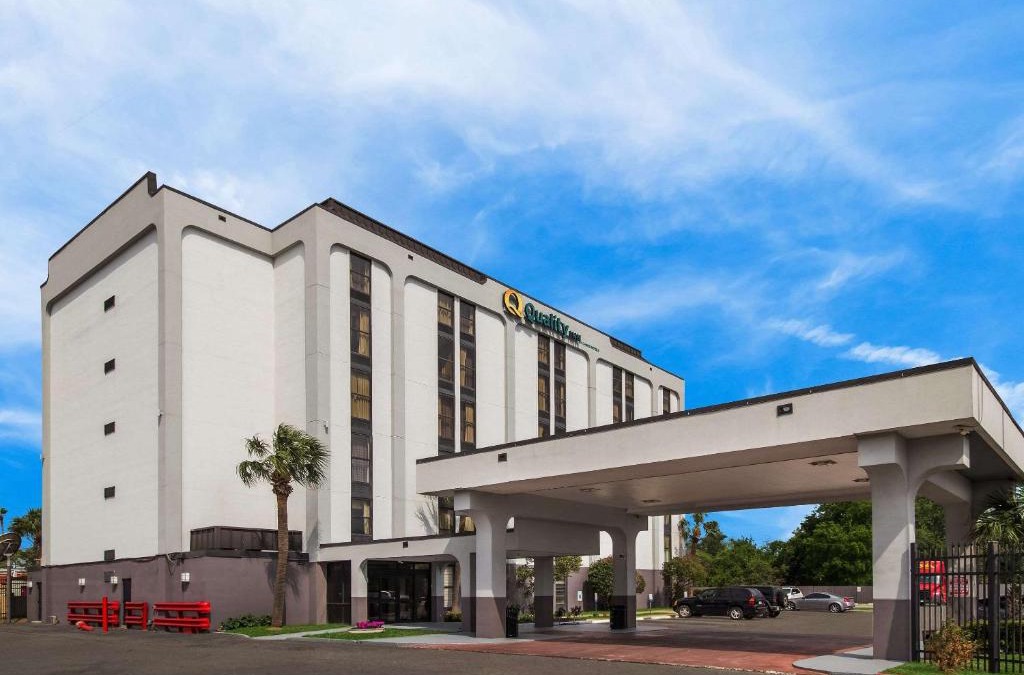 North Shore Hotel | Quality Inn Houston East I-10